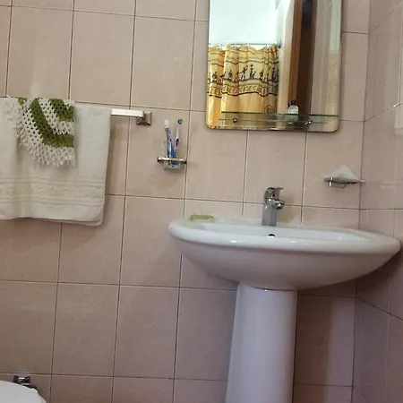 Хостел Agrume Тирана