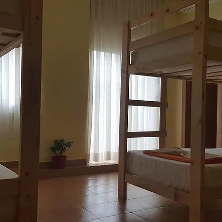 Agrume Хостел Тирана